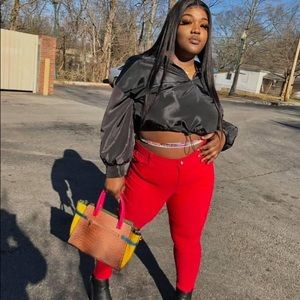 Meet your Posher, Janara